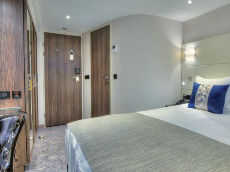 Category 1 | Emerald Deck